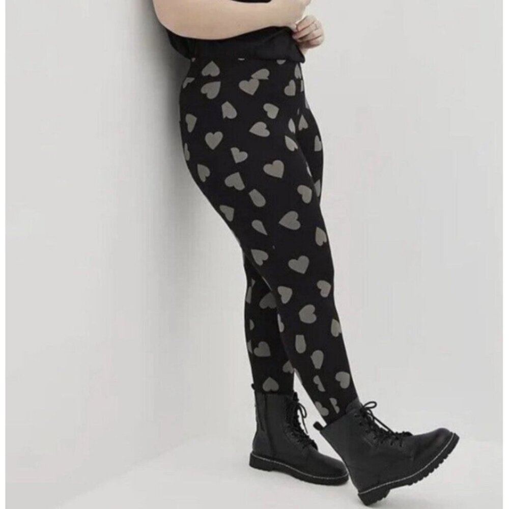 Torrid Women's Black Silver Hearts Mid Rise Full Length Premium Leggings Size 1X - Picture 3 of 9